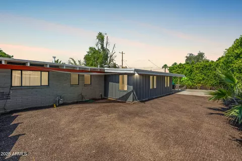 Exterior - 5739 N 11th St, Phoenix, AZ 85014 photo 5 of 17