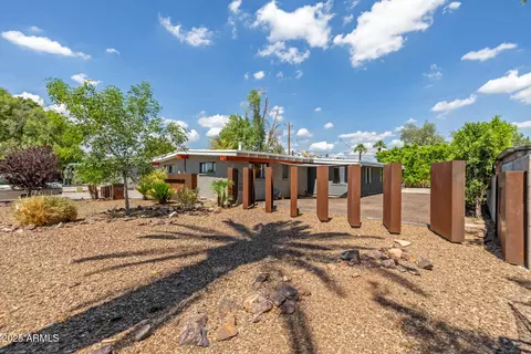 Exterior - 5739 N 11th St, Phoenix, AZ 85014 photo 7 of 17
