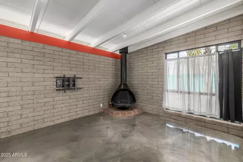 Living - 5739 N 11th St, Phoenix, AZ 85014 photo 2 of 6