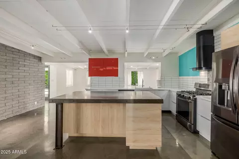 Kitchen - 5739 N 11th St, Phoenix, AZ 85014 photo 4 of 4