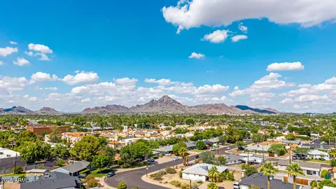 View/Area - 5739 N 11th St, Phoenix, AZ 85014 photo 11 of 12