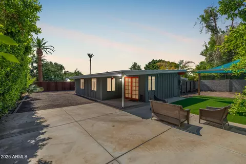 Exterior - 5739 N 11th St, Phoenix, AZ 85014 photo 2 of 17