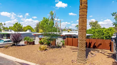 Exterior - 5739 N 11th St, Phoenix, AZ 85014 photo 16 of 17