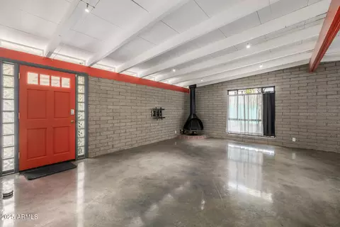 Living - 5739 N 11th St, Phoenix, AZ 85014 photo 1 of 6