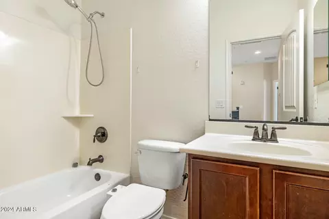 Bath - 4716 E Red Oak Ln #102, Gilbert, AZ 85297 photo 3 of 3
