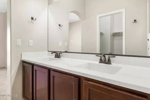Bath - 4716 E Red Oak Ln #102, Gilbert, AZ 85297 photo 1 of 3