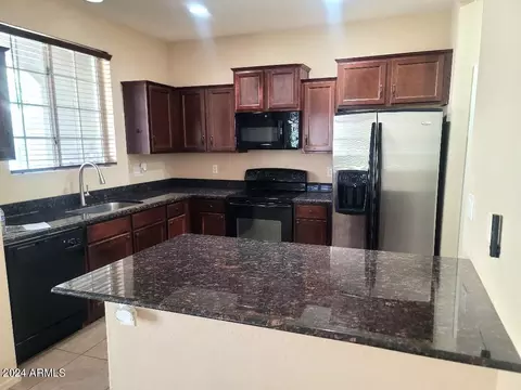 Kitchen - 4716 E Red Oak Ln #102, Gilbert, AZ 85297 photo 3 of 4