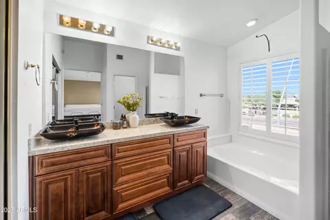 Bath - 6516 E Rochelle St, Mesa, AZ 85215 photo 3 of 5