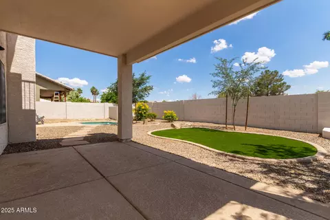 Exterior - 453 E Baylor Ln, Gilbert, AZ 85296 photo 4 of 8