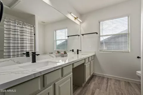 Bath - 453 E Baylor Ln, Gilbert, AZ 85296 photo 3 of 4