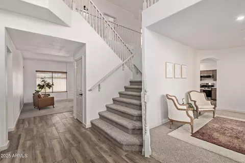 Entry Way - 453 E Baylor Ln, Gilbert, AZ 85296 photo 2 of 4