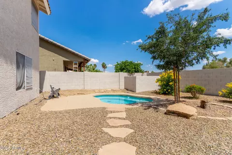 Exterior - 453 E Baylor Ln, Gilbert, AZ 85296 photo 5 of 8