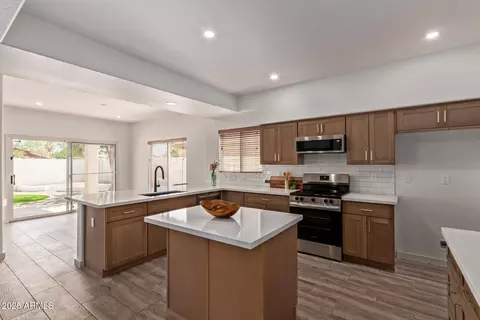 Kitchen - 453 E Baylor Ln, Gilbert, AZ 85296 photo 4 of 5