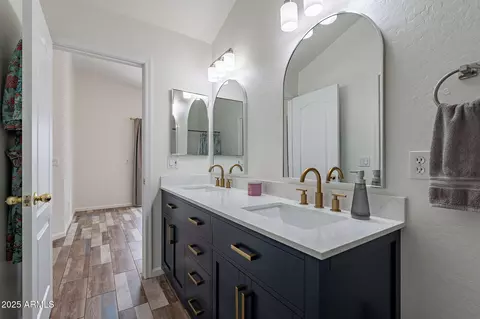 Bath - 2731 E Windsor Ave, Phoenix, AZ 85008 photo 1 of 3