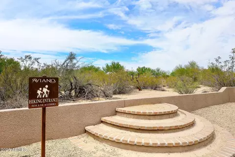 3931 E Crest Ln, Phoenix, AZ 85050