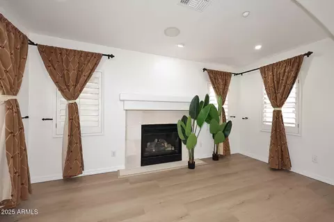 Living - 3931 E Crest Ln, Phoenix, AZ 85050 photo 12 of 13
