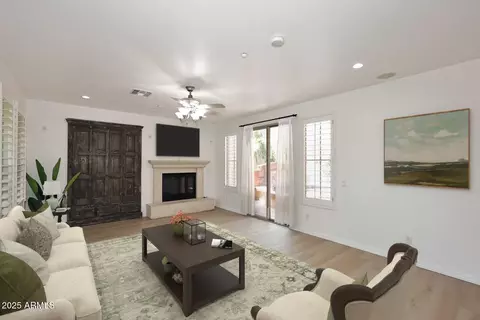 Living - 3931 E Crest Ln, Phoenix, AZ 85050 photo 6 of 13