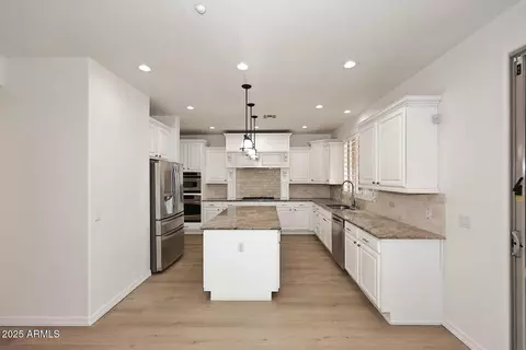 Kitchen - 3931 E Crest Ln, Phoenix, AZ 85050 photo 1 of 5
