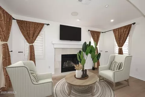 Living - 3931 E Crest Ln, Phoenix, AZ 85050 photo 13 of 13
