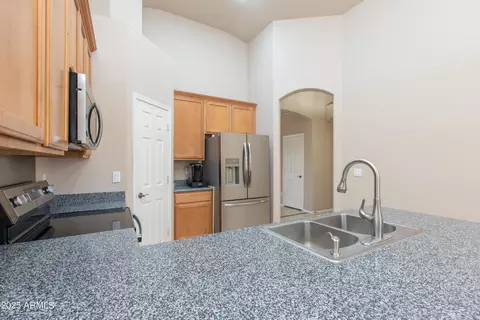 Kitchen - 11419 Ellis St, Mesa, AZ 85207 photo 7 of 8
