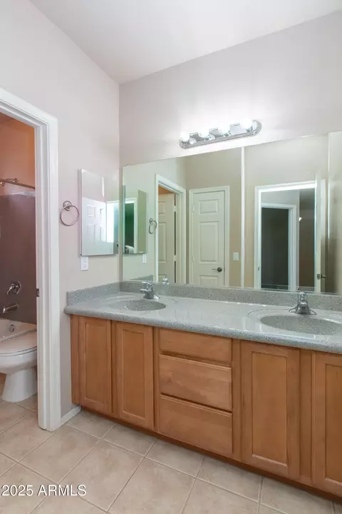 Bath - 11419 Ellis St, Mesa, AZ 85207 photo 5 of 7