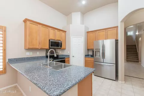 Kitchen - 11419 Ellis St, Mesa, AZ 85207 photo 4 of 8