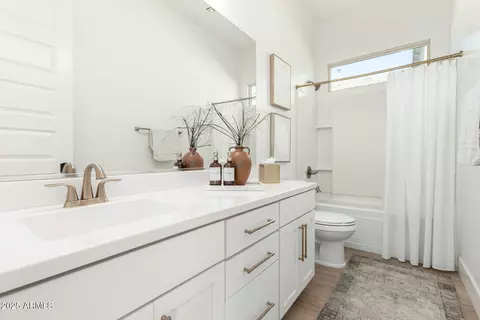 Bath - 1248 E Jude Ln, Gilbert, AZ 85298 photo 4 of 4