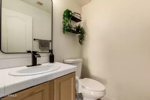 Bath - 1421 E Charleston Ave, Phoenix, AZ 85022 photo 1 of 5