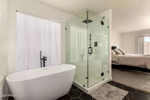 Bath - 1421 E Charleston Ave, Phoenix, AZ 85022 photo 4 of 5