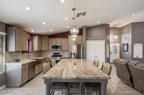Kitchen - 7925 E Osage Ave, Mesa, AZ 85212 photo 2 of 4