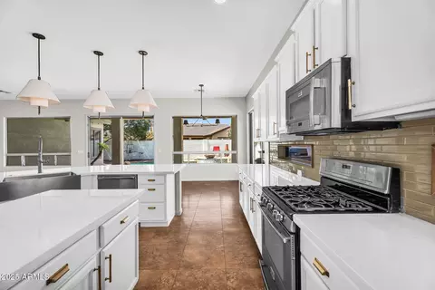 Kitchen - 4121 E Patrick St, Gilbert, AZ 85295 photo 2 of 4