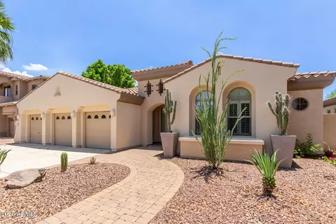 915 W Orchard Ln, Litchfield Park, AZ 85340