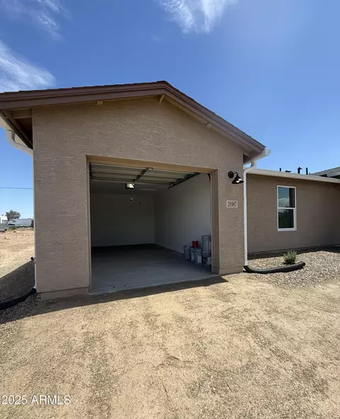 20587 E Hereford Dr, Mayer, AZ 86333