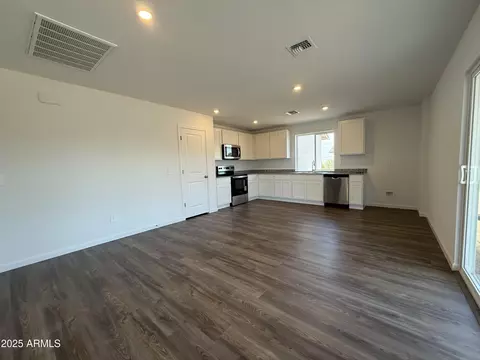20601 E Hereford Dr, Mayer, AZ 86333 photo 3