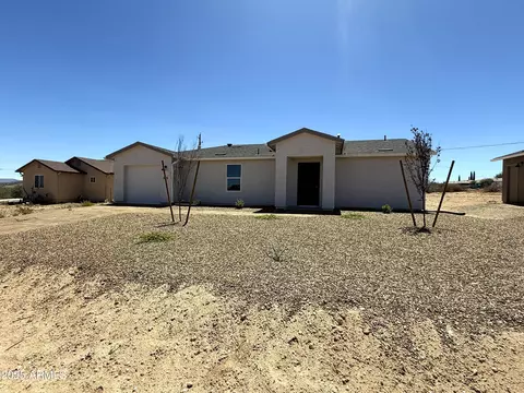 20601 E Hereford Dr, Mayer, AZ 86333