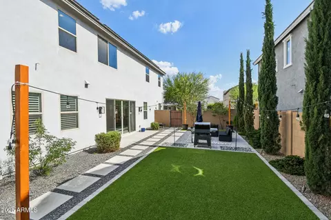 Exterior - 25710 N 20th Ln, Phoenix, AZ 85085 photo 4 of 7