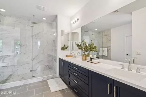 Bath - 25710 N 20th Ln, Phoenix, AZ 85085 photo 2 of 3