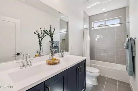 Bath - 25710 N 20th Ln, Phoenix, AZ 85085 photo 3 of 3