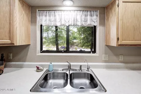 Kitchen - 1117 N Tyrolean Dr, Payson, AZ 85541 photo 7 of 7