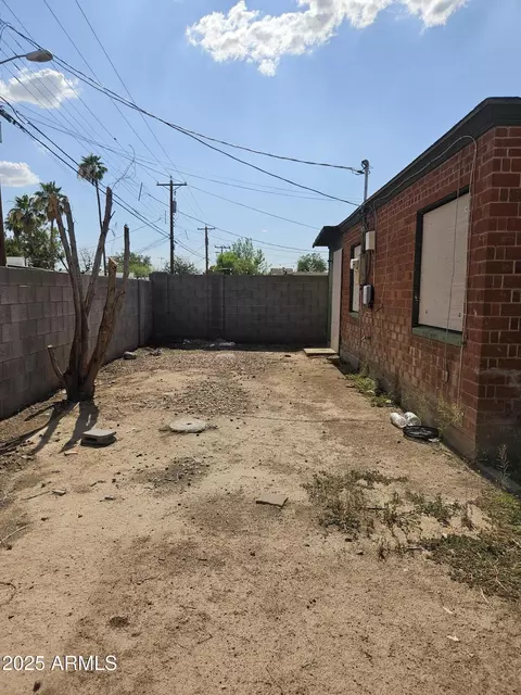 Exterior - 2011 W Ocotillo Rd, Phoenix, AZ 85015 photo 3 of 6