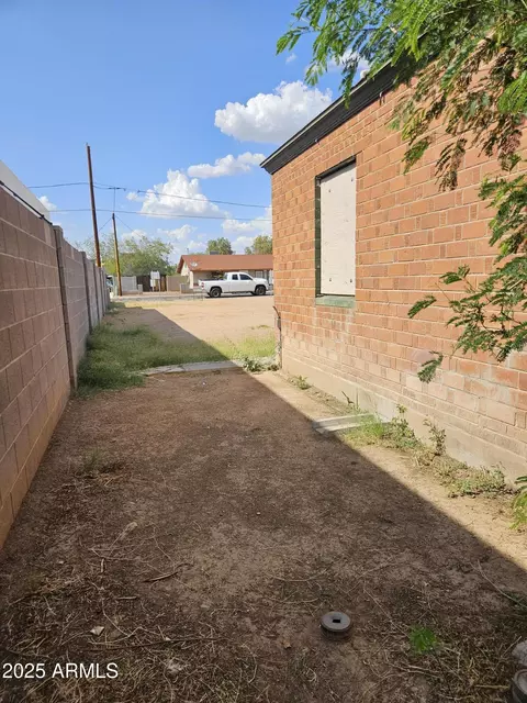 Exterior - 2011 W Ocotillo Rd, Phoenix, AZ 85015 photo 5 of 6