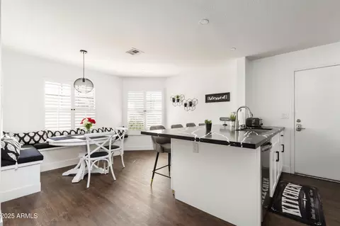 Kitchen - 222 E Danbury Rd, Phoenix, AZ 85022 photo 1 of 2