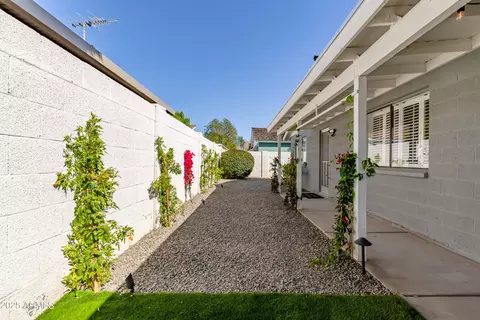 Exterior - 222 E Danbury Rd, Phoenix, AZ 85022 photo 2 of 3