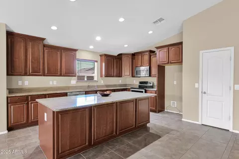 2620 E Rustling Oaks Ln, Phoenix, AZ 85024 photo 4