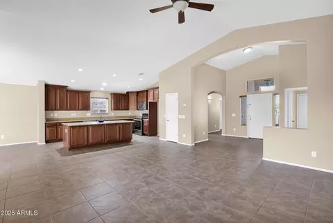 2620 E Rustling Oaks Ln, Phoenix, AZ 85024 photo 3