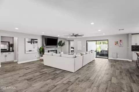 6721 N 14th Pl, Phoenix, AZ 85014 photo 7