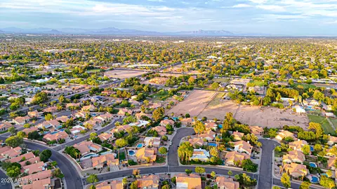 View/Area - 306 E Sarah Ln, Tempe, AZ 85284 photo 11 of 13