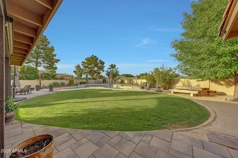 Exterior - 306 E Sarah Ln, Tempe, AZ 85284 photo 18 of 46