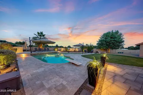Exterior - 306 E Sarah Ln, Tempe, AZ 85284 photo 10 of 46