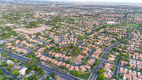 View/Area - 306 E Sarah Ln, Tempe, AZ 85284 photo 8 of 13